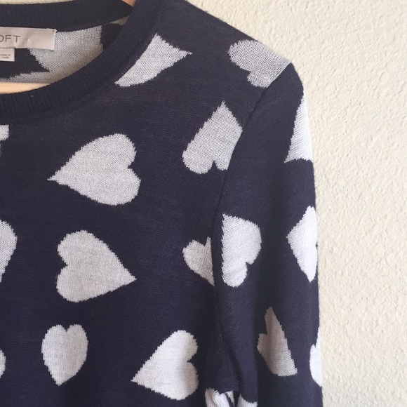LOFT Heart sweater - Picture 2 of 7